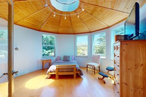 4 bedrooms, WiFi, bed sheets