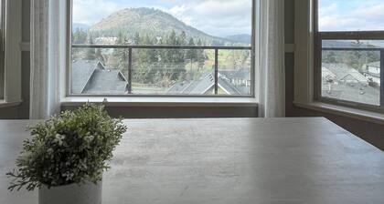 Vista 18 - Beautiful home with views of the 18th fairway