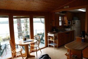 House, Multiple Beds, Fireplace (Sunset Cottage) | Dining
