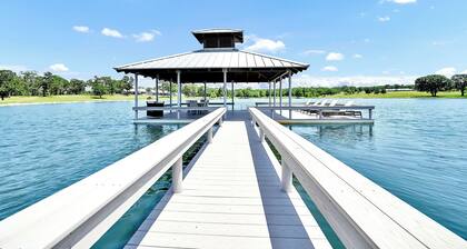 Exclusive Ranch | Lodge & 3 Casitas w/ 5 Stocked Lakes, Trails, Pool, & Tennis