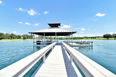Exclusive Ranch | Lodge & 3 Casitas w/ 5 Stocked Lakes, Trails, Pool, & Tennis