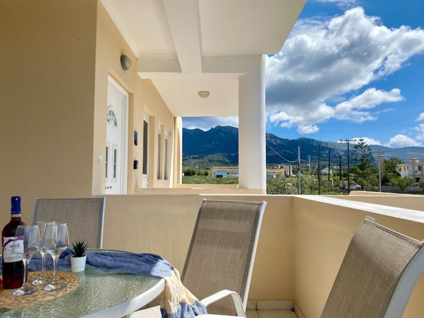 屋外ダイニングエリア