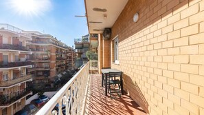 Outdoor dining - Il Traghetto (ROMA)