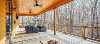 Dragon Fly Near Center Hill Lake