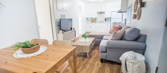 Cozy Guesthouse Close to Parks, 20 min to U of O , 8 min to Airport