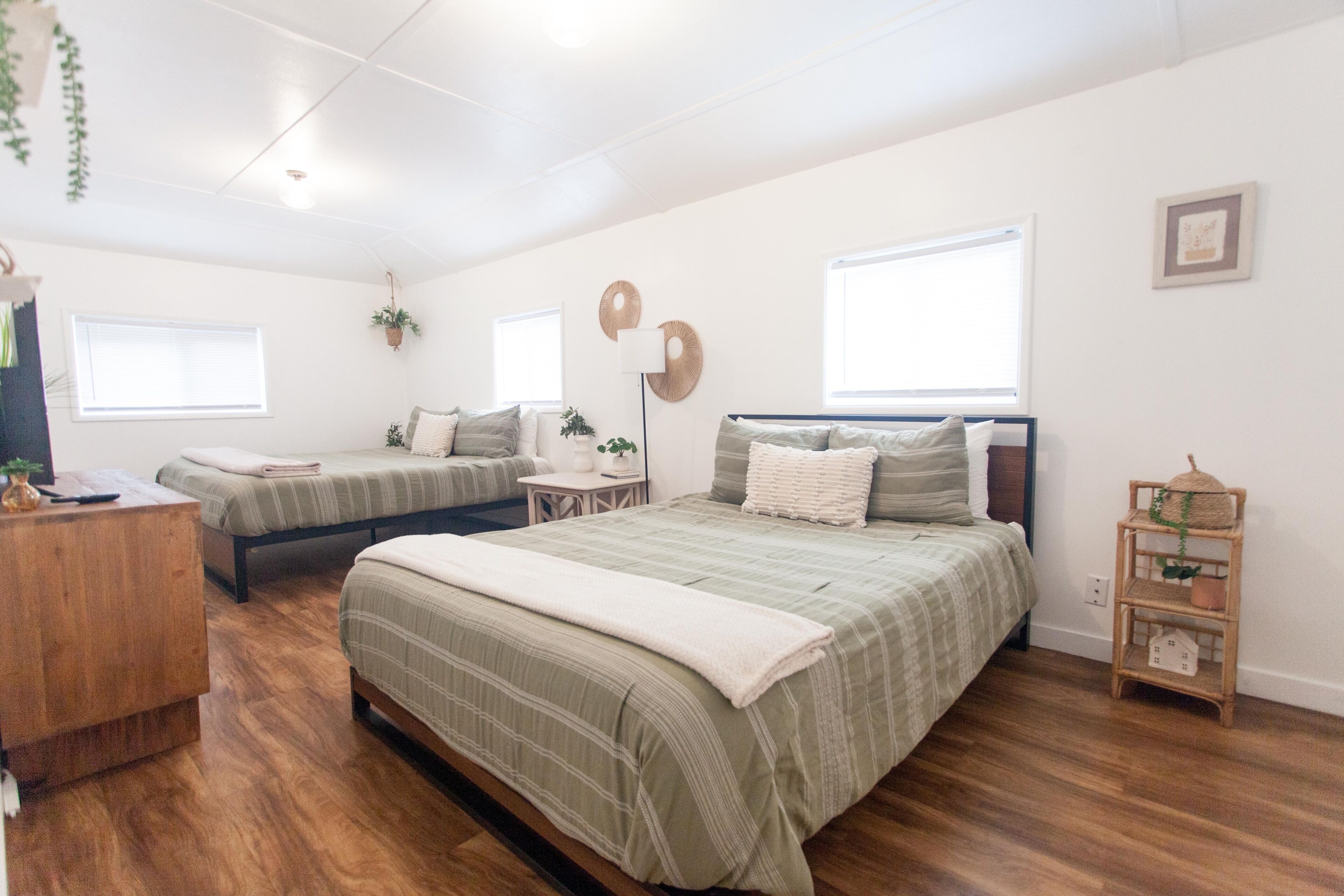 2 dormitorios, tabla de planchar con plancha, wifi gratis y ropa de cama