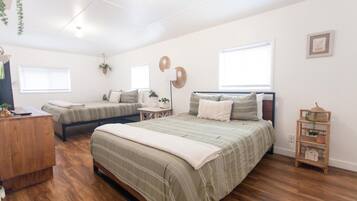 2 dormitorios, tabla de planchar con plancha, wifi gratis y ropa de cama