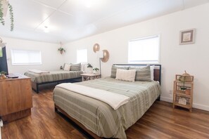 2 chambres, fer et planche à repasser, Wi-Fi gratuit, draps fournis