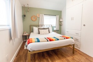 2 slaapkamers, een strijkplank/strijkijzer, gratis wifi, beddengoed