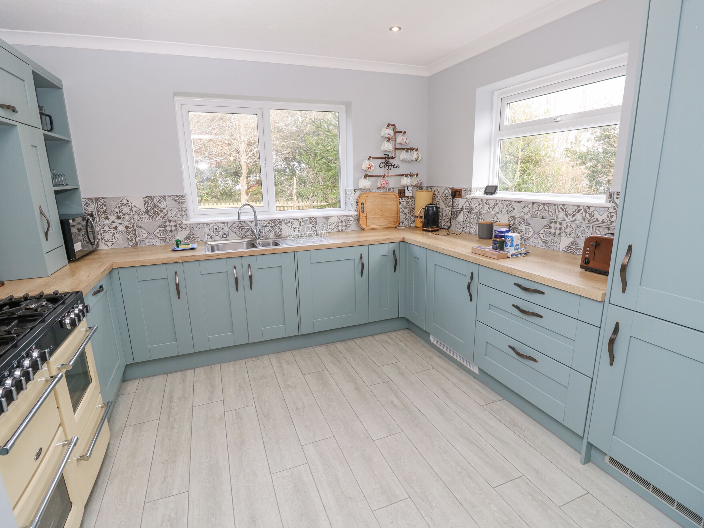 Fridge, dishwasher, electric kettle, toaster