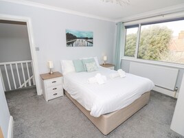 5 bedrooms, individually decorated, individually furnished, free WiFi