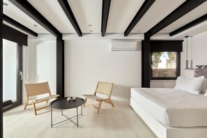 36-inch Smart TV with digital channels, Netflix, ping pong - Le MichELe luxury apartments - Adults Only (Hersonissos)