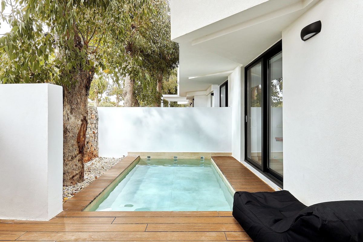 Deluxe Apartment, Private Pool, Courtyard View | Private pool