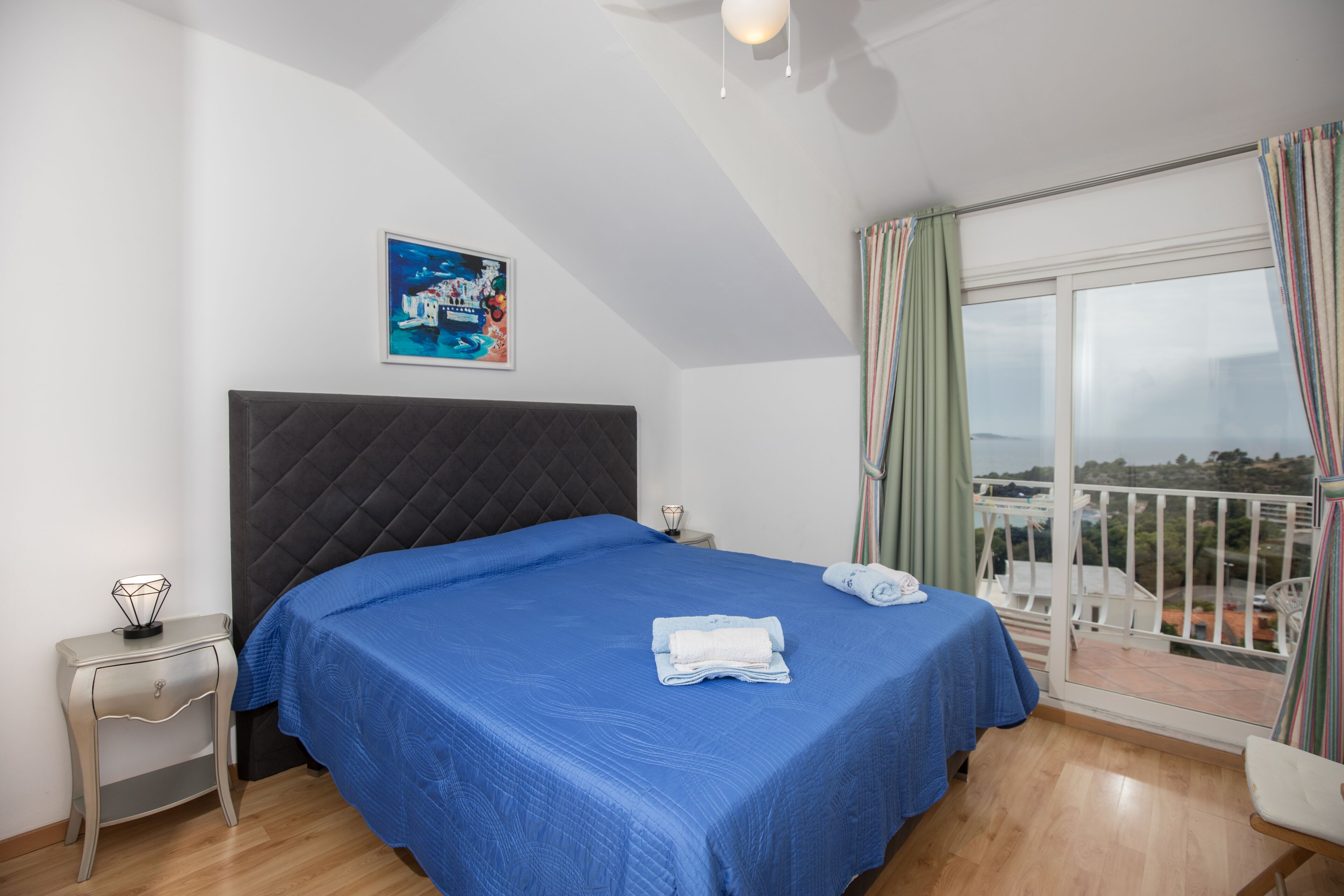 Luxury Apartment, Balcony, Sea View | Living area