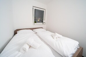 3 bedrooms, in-room safe, desk, travel cot - 5 minutes to the pool Villa Lara Terme Čatež with 6 Thermal Riviera Tickets (Catež ob Savi)