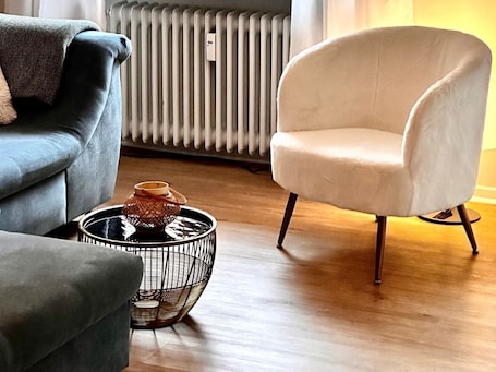 Smart TV. Gemütliche Ferienwohnung in Uelzen mit Eigenem Garten
