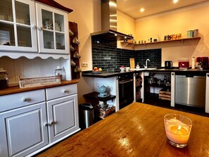 Kühlschrank, Ofen, Herdplatte, Geschirrspüler