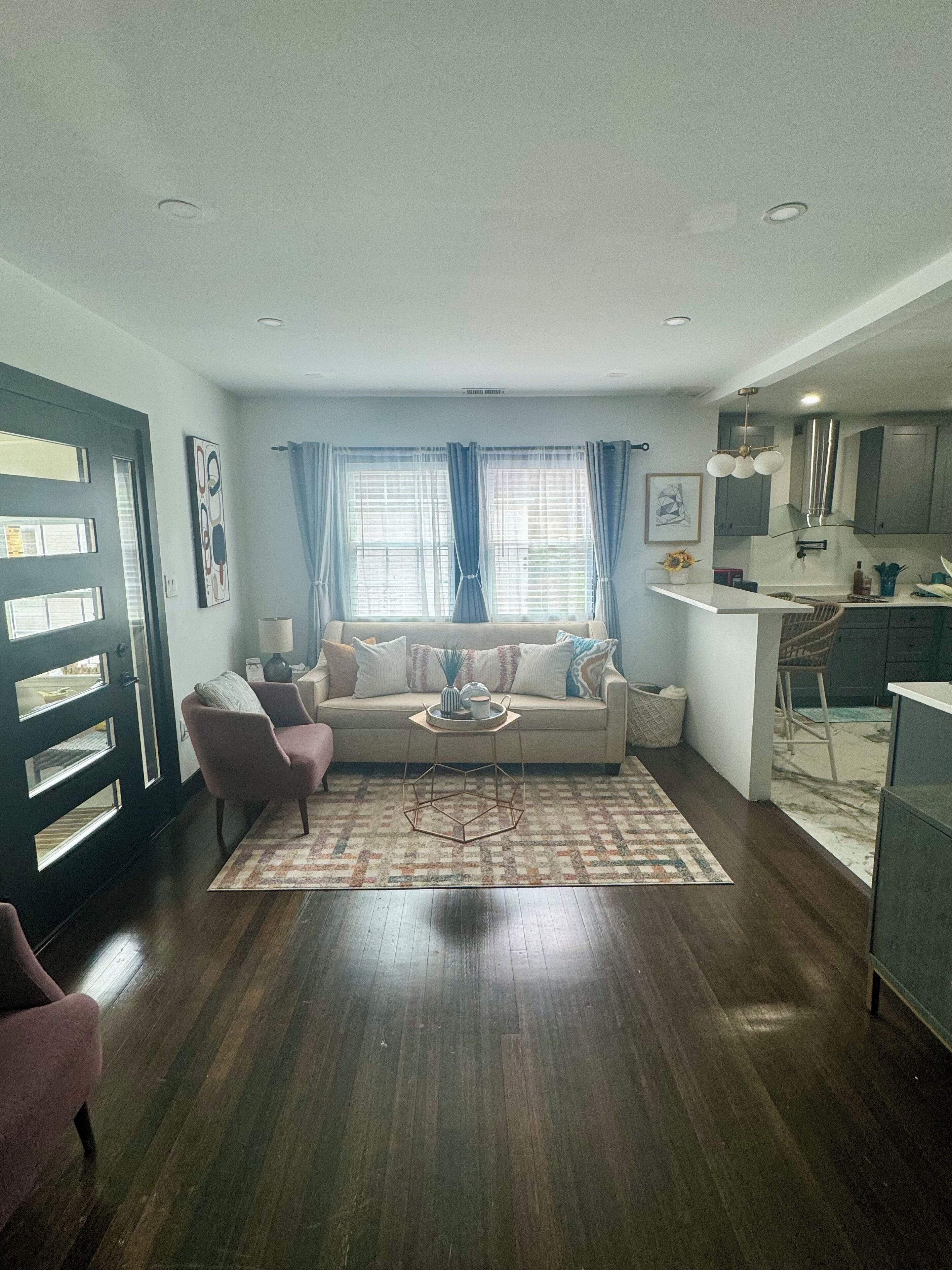 Cozy and charming one-bedroom unit, conveniently located! 