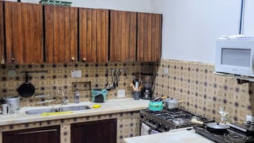 Fridge, microwave
