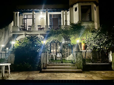 Fachada de la propiedad