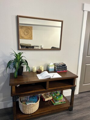 Interior - New 2 BR Townhouse in the Heart of Wenatchee. Great for Families, pet friendly. (Wenatchee)