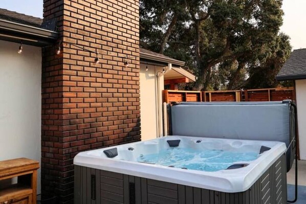 Bain à remous extérieur