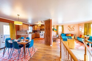 テレビ、暖炉、テレビゲーム、卓球台