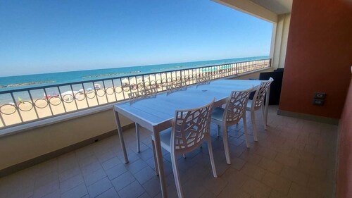 Blue house - apartment by the sea