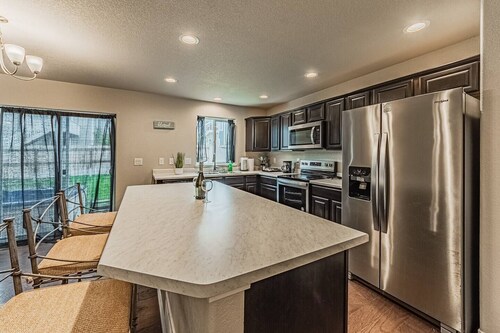•Lamine Elegance Drive• FreeWine, GameRoom & HotTub