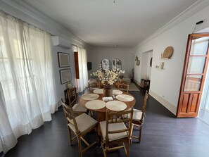 Dining - Large Historical Home with A/C 4 Beds 2.5 Bath Old City Center Walk Everywhere (Cádiz)