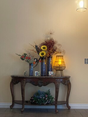 Interior - Cozy 5BR Ranch Home with Hot Tub in Quiet Folsom Neighborhood (Folsom)
