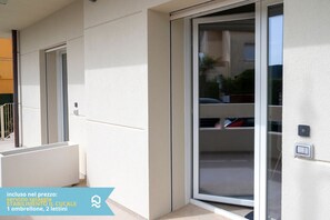 Exterior detail - Mialmare Nord - Marcelli, new three-room apartment in the center facing the sea (Marcelli)