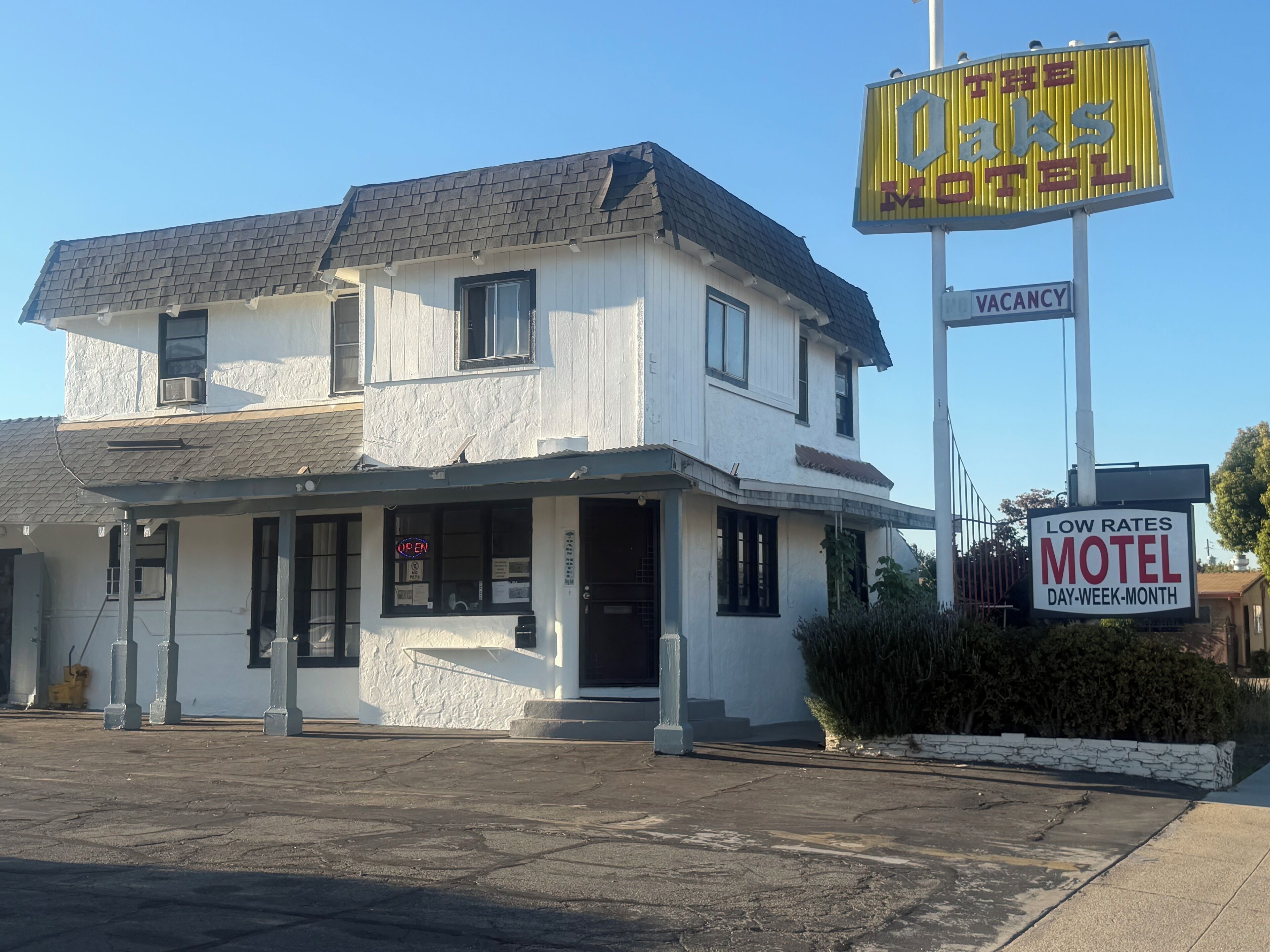 The Oaks Motel — photo 9