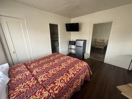 ๋ฒ ์ด์ง ์ฑ๊ธ๋ฃธ | ๋ฌด๋ฃ WiFi, ์นจ๋ ์ํธ