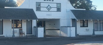 ザ・オークス・モーテル