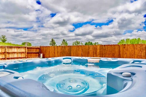 >Wando Best kept Secret< Wine, Hot Tub, Games