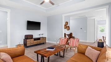 TV connectée, livres, chaßne hi-fi