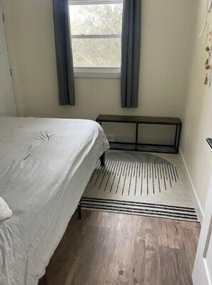 3 bedrooms, bed sheets