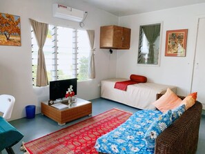 2 bedrooms, desk, free WiFi, bed sheets - Nananu-I-Ra Oceanfront House - Island Escape (Rakiraki)