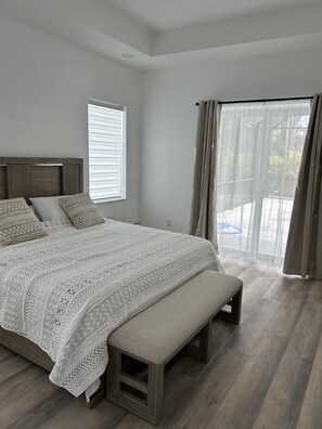 3 chambres, fer et planche à repasser, Wi-Fi, draps fournis