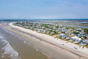 Beach nearby - IOP Home, Ocean and Intracoastal Views! Private Pool and widow's walk balcony! (Isle Of Palms)