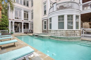 Beheizter Pool