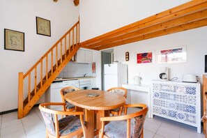 Réfrigérateur, four, grille-pain