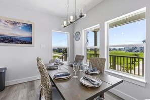 Dining - Slow M' Ocean ~ Bay Views (Galveston)