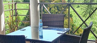 4 bed Cozy lake side apartment with a pool in luzira Port bell Kampala uganda