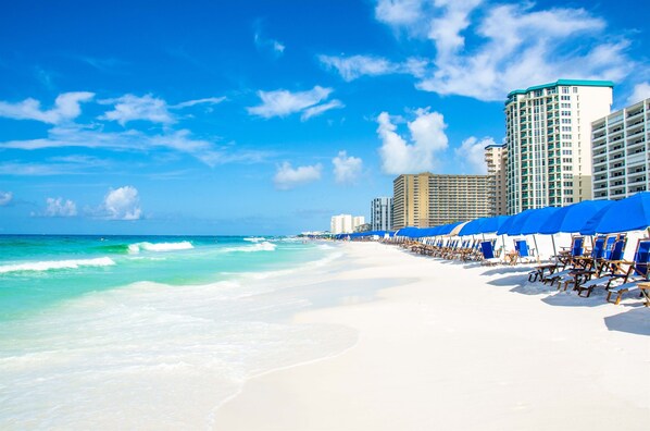 On the beach - 209 | Heated Pools + Hot Tubs + Sunsets (Destin)