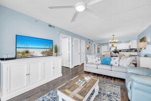 Smart TV - 🌴 Pelican Beach 717 - Chasing Sunshine - Gulf Views ☀️ (Destin)