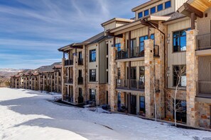 Exterior - WALK to Cabriolet & Shuttle with Resort Amenities (Park City)