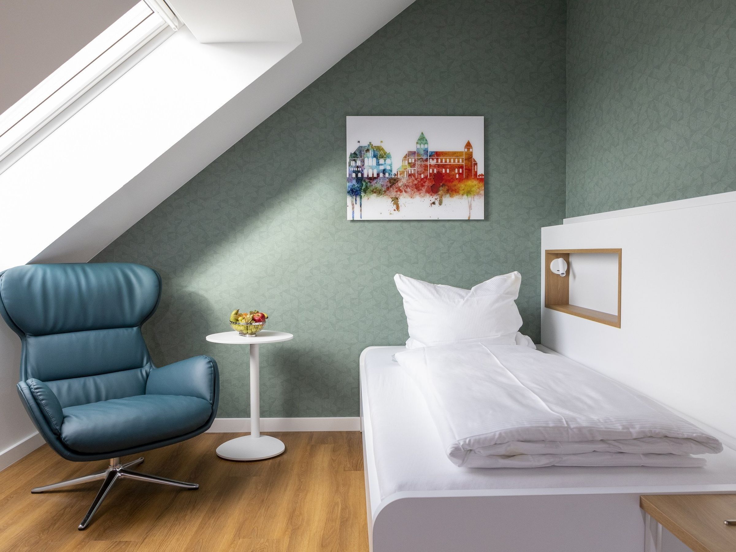 Einbettzimmer Mit Eigenem Bad Und Feststehenden Bett - Hildesheim