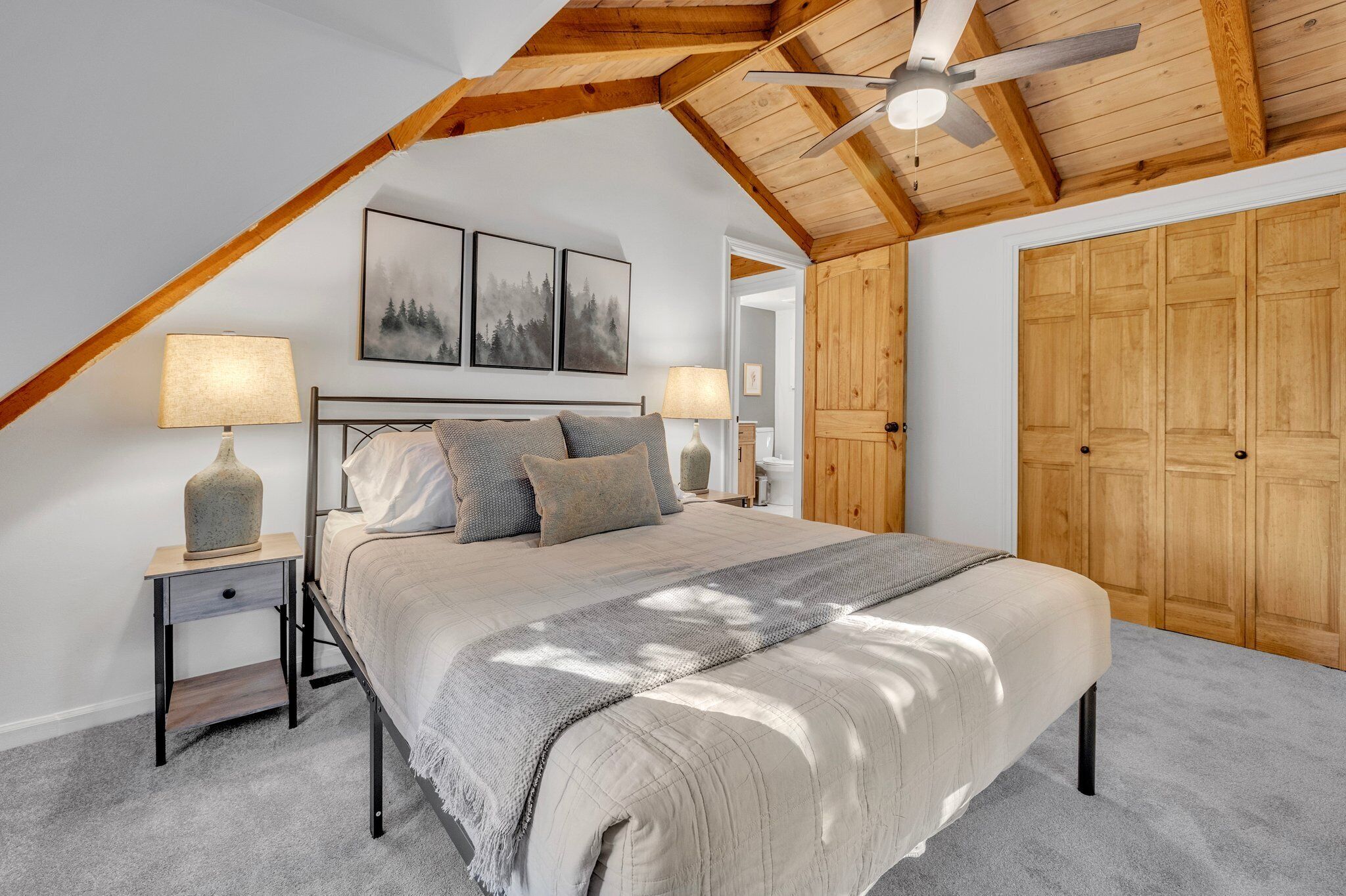 3 makuuhuonetta, silitysrauta/-lauta, Wi-Fi, vuodevaatteet